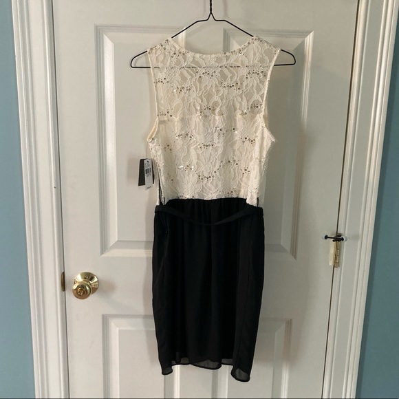NEW Iz Byer California Sleeveless Lace Top… - Picture 12 of 14